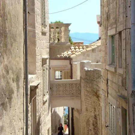 Apartment Vita شقة كورتْشولا